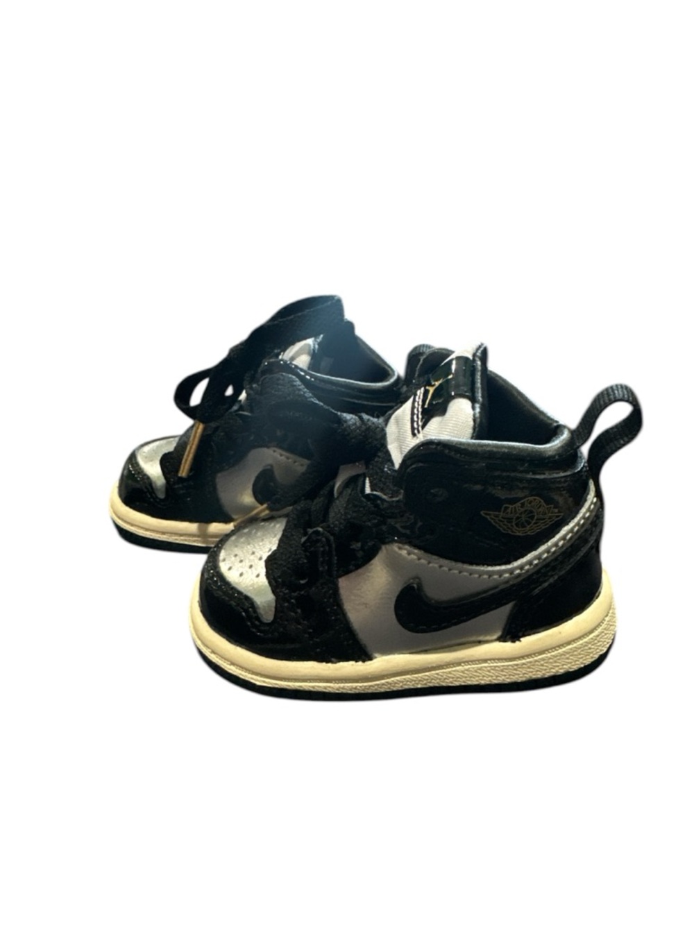 Jordan 1 Mid SE sneakers in a "Black Metallic Silver" Size 3C - Picture 2 of 3